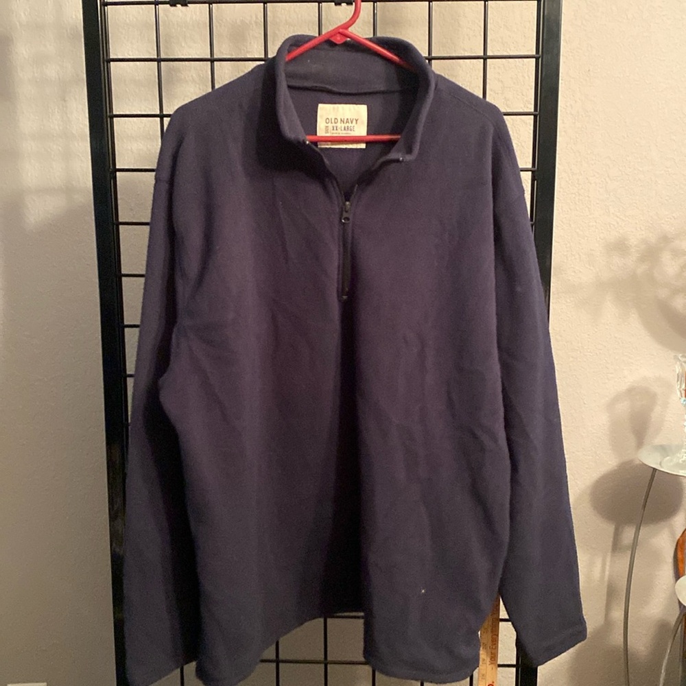 Old Navy men’s pullover shirt